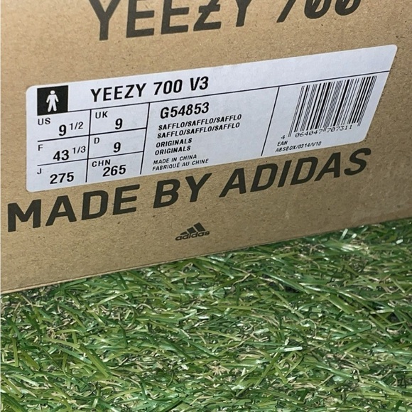 Adidas Yezzy 700 V3 Safflower Size 9.5 - Picture 8 of 9